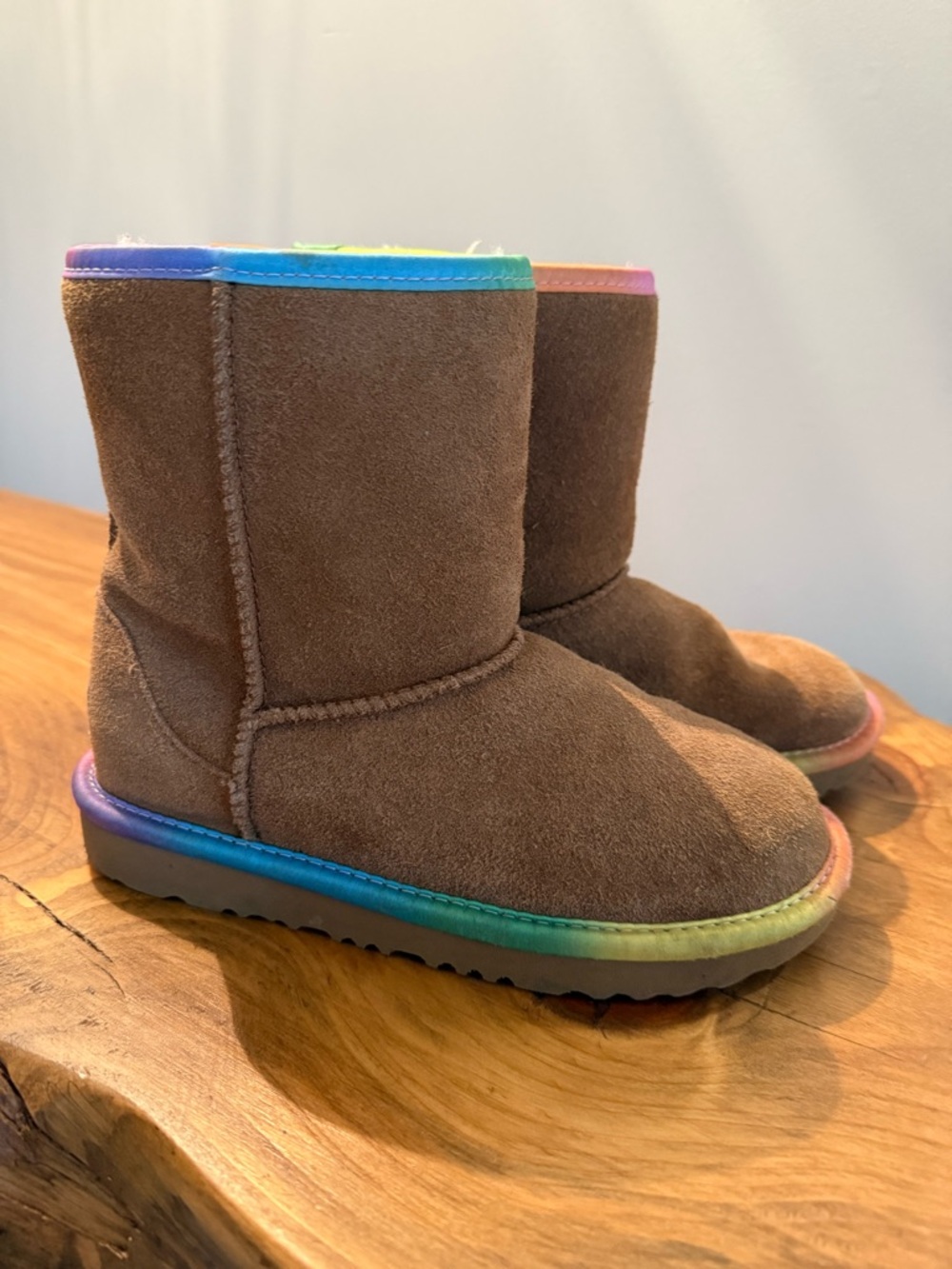 UGG Girls Size 2 Bootie